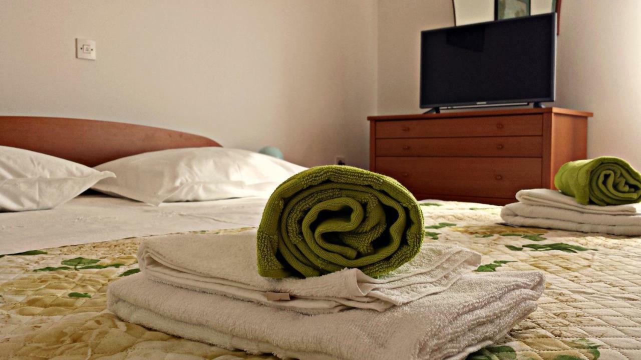Apartmani Anda Traù Esterno foto