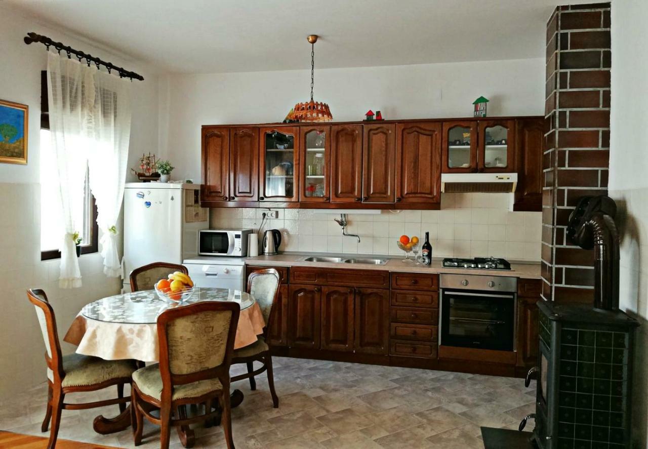Apartmani Anda Traù Esterno foto